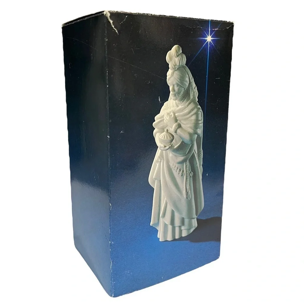 Vintage‎ Avon Nativity Collectibles Magi Kaspar White Porcelain Figurine 1982